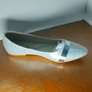 Silver Atrevida Ballet Flats